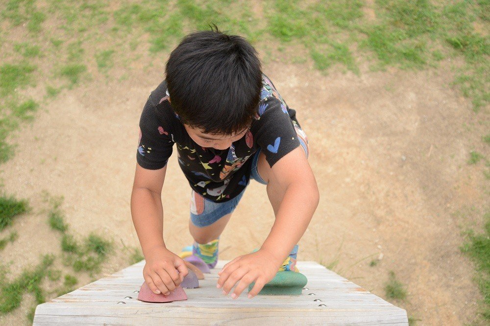 忍耐力のある子どもに育つ。あきらめない心を「ボルダリング」から学ぼう！の画像